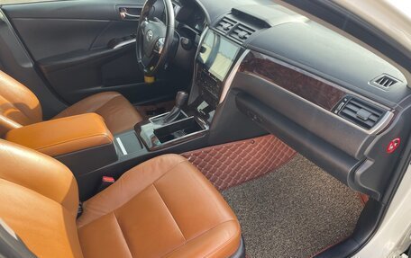 Toyota Camry, 2016 год, 2 075 000 рублей, 10 фотография