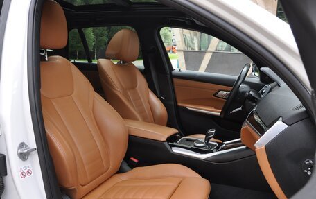 BMW 3 серия, 2019 год, 2 850 000 рублей, 10 фотография