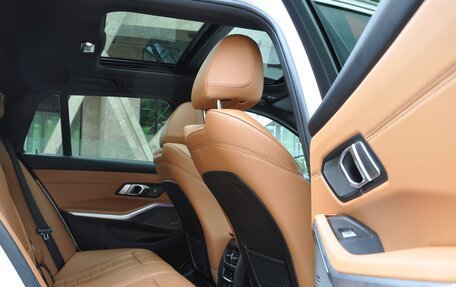 BMW 3 серия, 2019 год, 2 850 000 рублей, 18 фотография