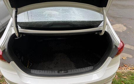 Hyundai Elantra VI рестайлинг, 2016 год, 1 030 000 рублей, 9 фотография