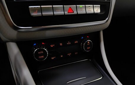 Mercedes-Benz A-Класс, 2015 год, 1 750 000 рублей, 14 фотография