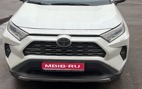 Toyota RAV4, 2021 год, 3 100 000 рублей, 1 фотография