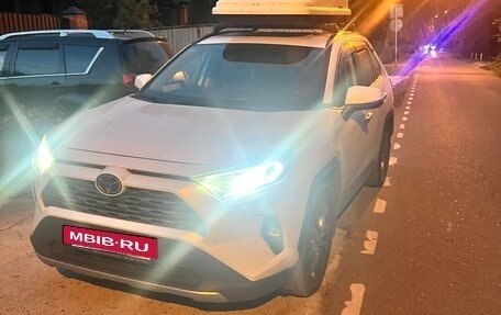 Toyota RAV4, 2021 год, 3 100 000 рублей, 3 фотография