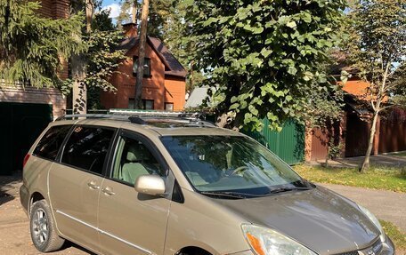 Toyota Sienna II рестайлинг, 2004 год, 1 100 000 рублей, 3 фотография