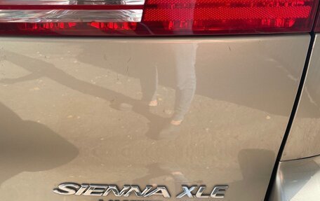 Toyota Sienna II рестайлинг, 2004 год, 1 100 000 рублей, 7 фотография