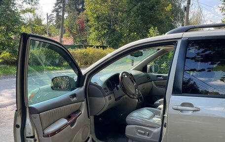 Toyota Sienna II рестайлинг, 2004 год, 1 100 000 рублей, 13 фотография