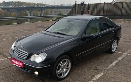 Mercedes-Benz C-Класс, 2005 год, 850 000 рублей, 2 фотография