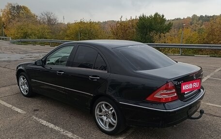 Mercedes-Benz C-Класс, 2005 год, 850 000 рублей, 3 фотография