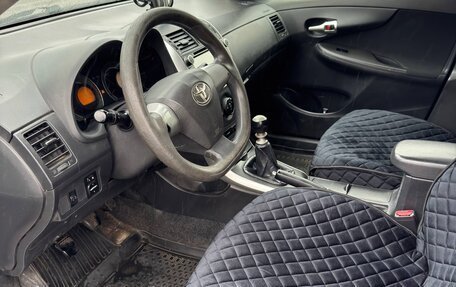 Toyota Corolla, 2011 год, 550 000 рублей, 10 фотография