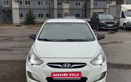 Hyundai Solaris II рестайлинг, 2012 год, 650 000 рублей, 3 фотография