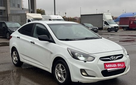 Hyundai Solaris II рестайлинг, 2012 год, 650 000 рублей, 2 фотография