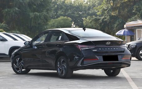 Hyundai Elantra, 2023 год, 2 220 000 рублей, 5 фотография
