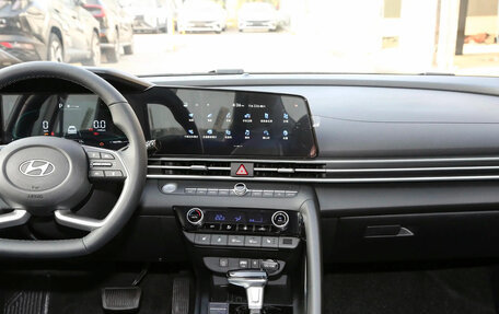 Hyundai Elantra, 2023 год, 2 220 000 рублей, 9 фотография