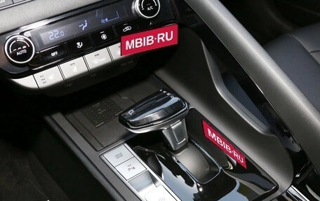 Hyundai Elantra, 2023 год, 2 220 000 рублей, 17 фотография