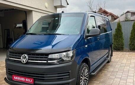 Volkswagen Transporter T6 рестайлинг, 2018 год, 3 550 000 рублей, 1 фотография
