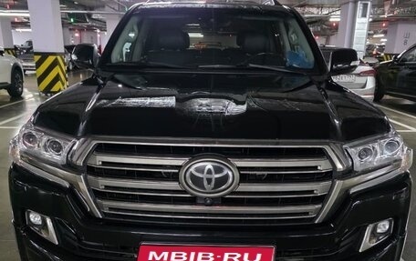 Toyota Land Cruiser 200, 2017 год, 5 900 000 рублей, 1 фотография