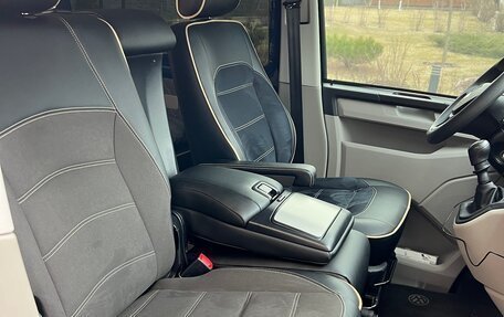 Volkswagen Transporter T6 рестайлинг, 2018 год, 3 550 000 рублей, 5 фотография