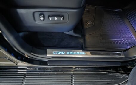 Toyota Land Cruiser 200, 2017 год, 5 900 000 рублей, 6 фотография