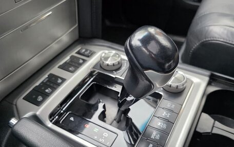 Toyota Land Cruiser 200, 2017 год, 5 900 000 рублей, 3 фотография