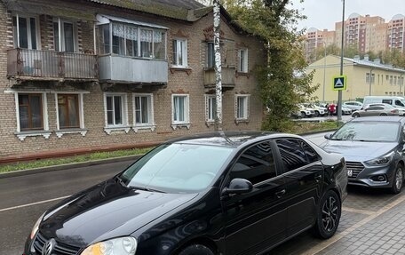 Volkswagen Jetta VI, 2008 год, 530 000 рублей, 3 фотография