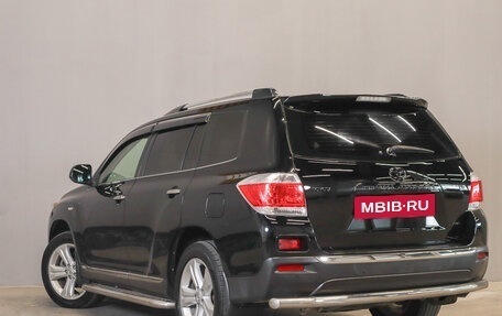 Toyota Highlander III, 2013 год, 2 499 000 рублей, 4 фотография