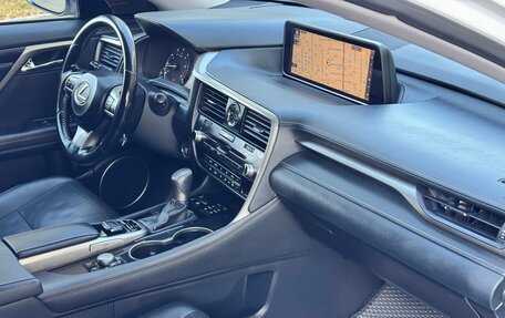 Lexus RX IV рестайлинг, 2016 год, 3 900 000 рублей, 25 фотография