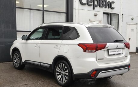 Mitsubishi Outlander III рестайлинг 3, 2019 год, 1 963 000 рублей, 7 фотография