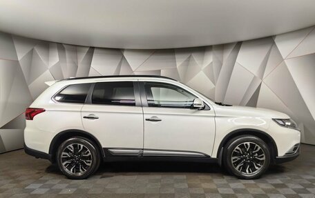 Mitsubishi Outlander III рестайлинг 3, 2021 год, 2 955 000 рублей, 6 фотография