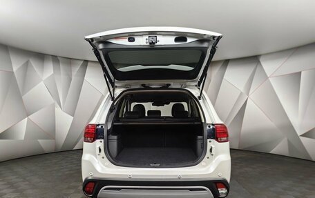 Mitsubishi Outlander III рестайлинг 3, 2021 год, 2 955 000 рублей, 11 фотография