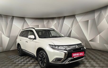 Mitsubishi Outlander III рестайлинг 3, 2021 год, 2 955 000 рублей, 3 фотография