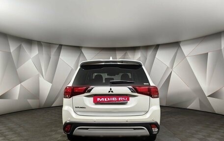 Mitsubishi Outlander III рестайлинг 3, 2021 год, 2 955 000 рублей, 8 фотография