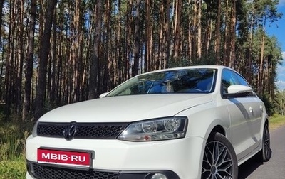 Volkswagen Jetta VI, 2013 год, 800 000 рублей, 1 фотография