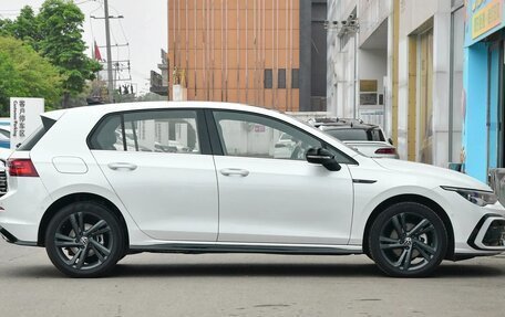 Volkswagen Golf VIII, 2022 год, 2 100 000 рублей, 4 фотография