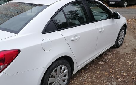Chevrolet Cruze II, 2013 год, 640 000 рублей, 3 фотография