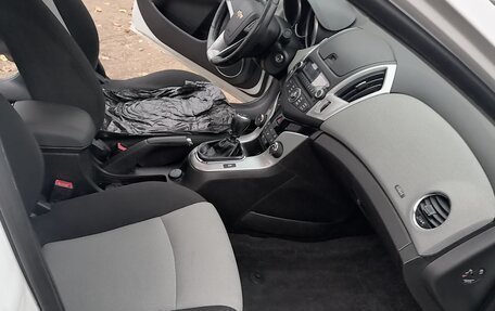 Chevrolet Cruze II, 2013 год, 640 000 рублей, 9 фотография