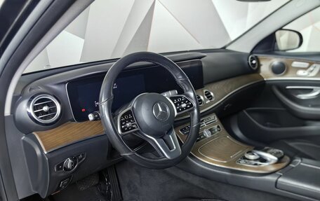 Mercedes-Benz E-Класс, 2018 год, 4 350 000 рублей, 15 фотография