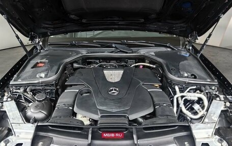 Mercedes-Benz E-Класс, 2018 год, 4 350 000 рублей, 19 фотография