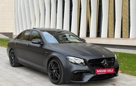 Mercedes-Benz E-Класс AMG, 2017 год, 6 990 000 рублей, 3 фотография