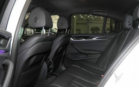 BMW 5 серия, 2020 год, 3 300 000 рублей, 28 фотография