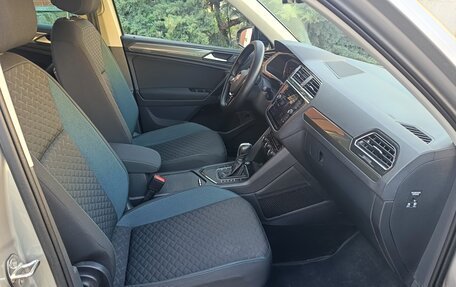 Volkswagen Tiguan II, 2019 год, 2 200 000 рублей, 5 фотография