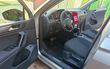 Volkswagen Tiguan II, 2019 год, 2 200 000 рублей, 9 фотография