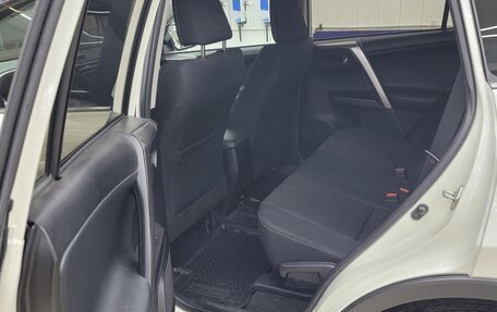Toyota RAV4, 2017 год, 2 050 000 рублей, 6 фотография