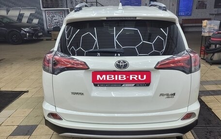 Toyota RAV4, 2017 год, 2 050 000 рублей, 4 фотография