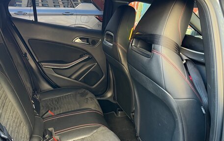 Mercedes-Benz GLA, 2019 год, 3 250 000 рублей, 13 фотография