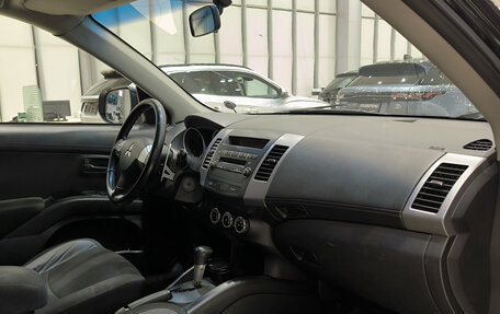 Mitsubishi Outlander III рестайлинг 3, 2010 год, 1 050 000 рублей, 15 фотография