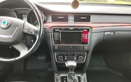 Skoda Superb III рестайлинг, 2012 год, 820 000 рублей, 14 фотография