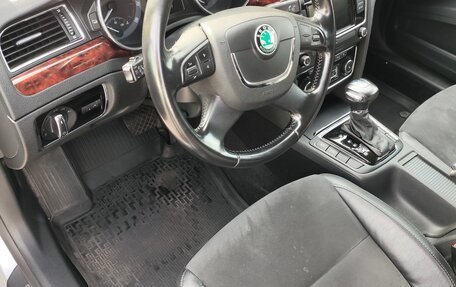 Skoda Superb III рестайлинг, 2012 год, 820 000 рублей, 17 фотография