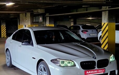 BMW 5 серия, 2015 год, 1 690 000 рублей, 2 фотография