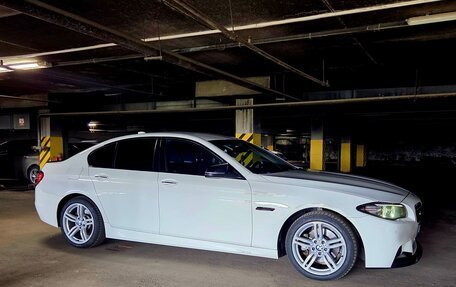 BMW 5 серия, 2015 год, 1 690 000 рублей, 4 фотография