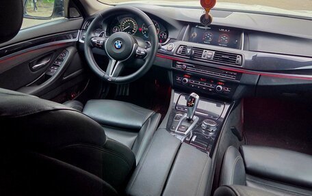 BMW 5 серия, 2015 год, 1 690 000 рублей, 8 фотография